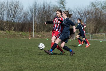 Bild 31 - C-Juniorinnen TSV Zarpen - TuS Tensfeld : Ergebnis: 2:1